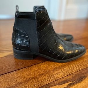 Dolce vita leather printed croc booties